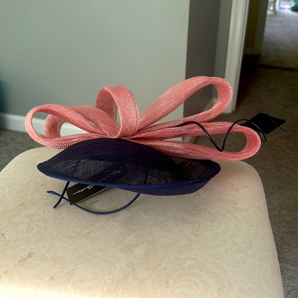 Beautiful navy blue & pink fascinator hat wedding races special occasion.